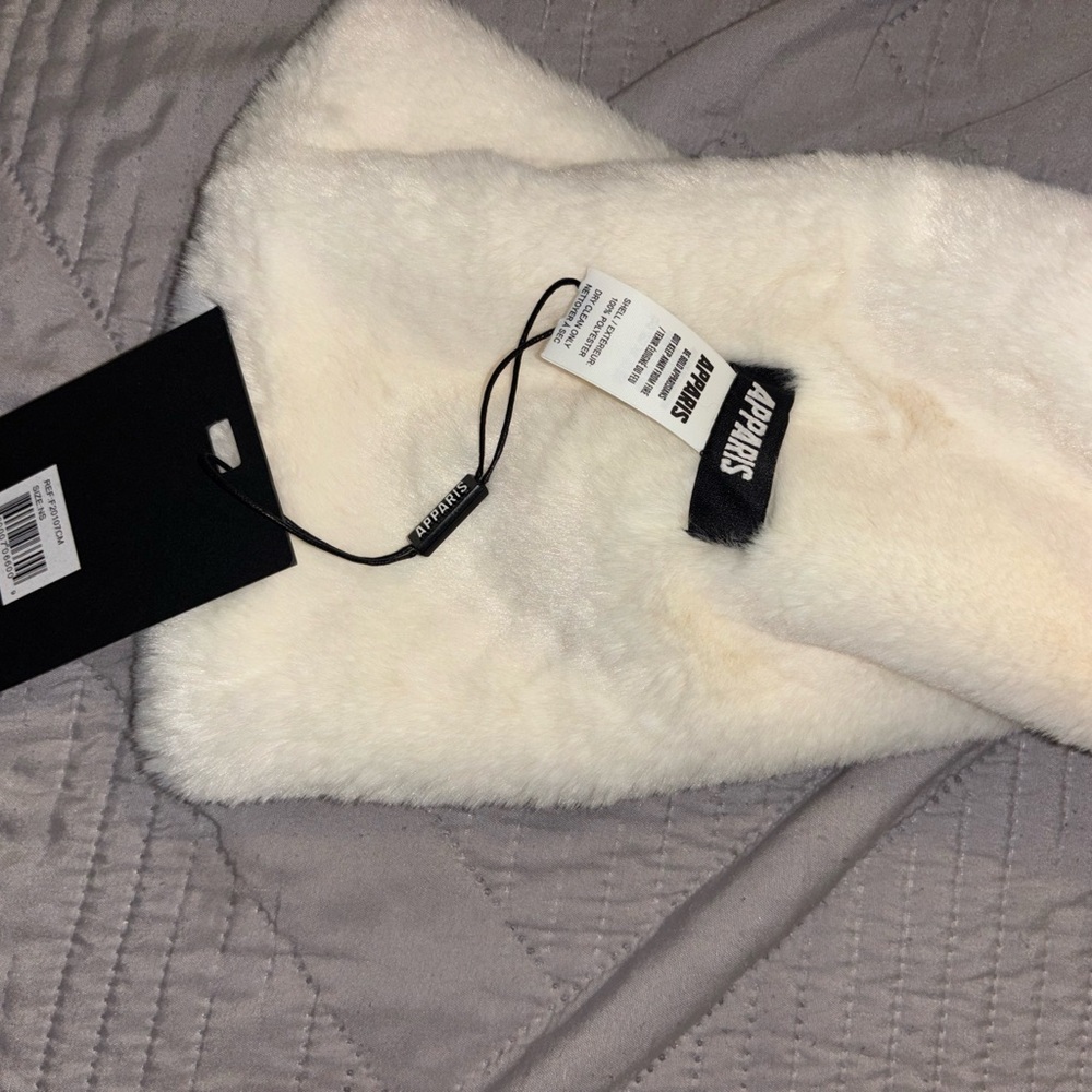 Apparis Cream Colored Scarf - Picture 4 of 5